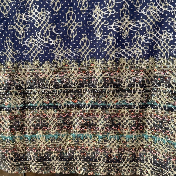 Liz Claiborne Blue and Gray Patterned sparkle Blouse - Picture 7 of 7